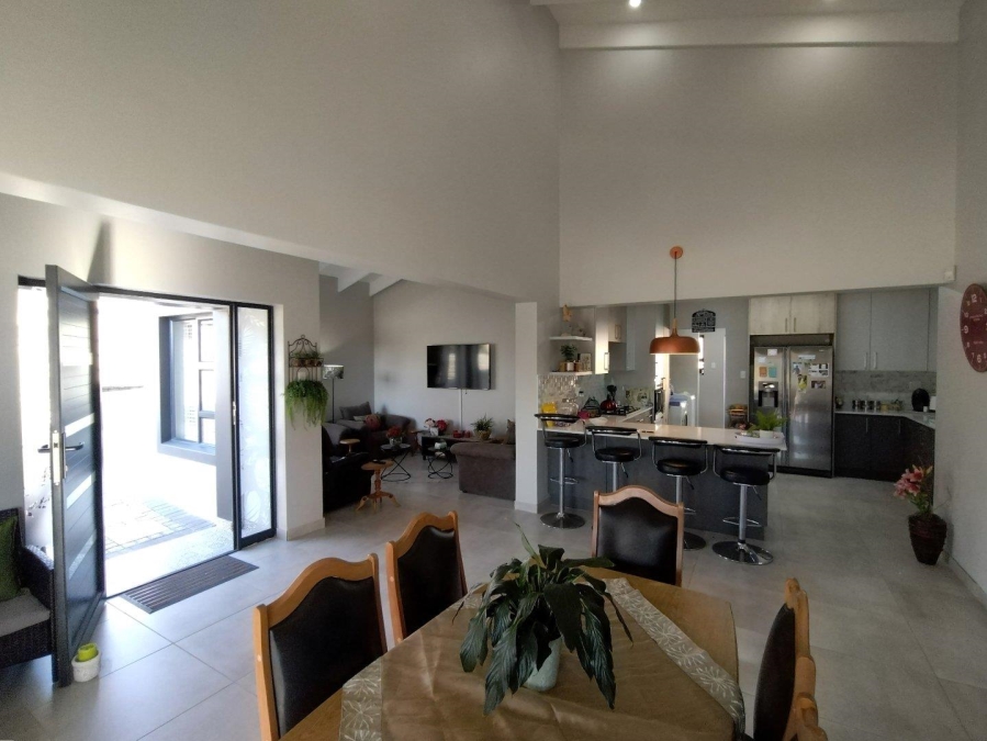 3 Bedroom Property for Sale in Wavecrest Eastern Cape